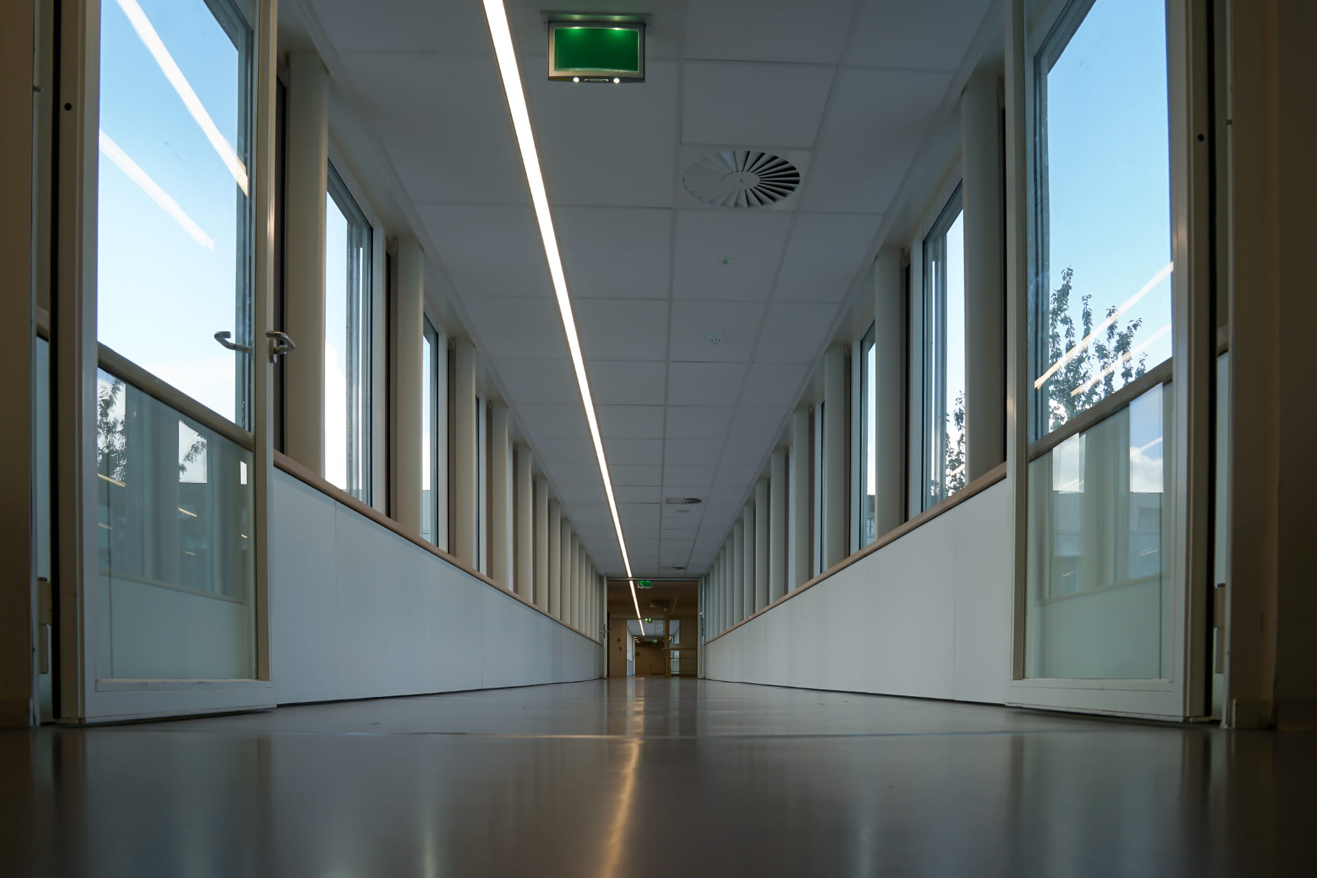 Acil Durum Aydınlatma ve Yönlendirme Sistemleri